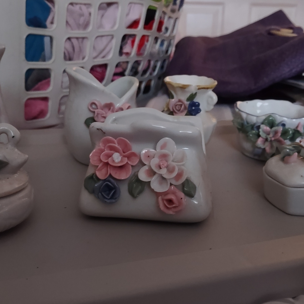 7 Vintage Trinkets With Raised Pink Roses 4” Tall- Mint ! Estate Find